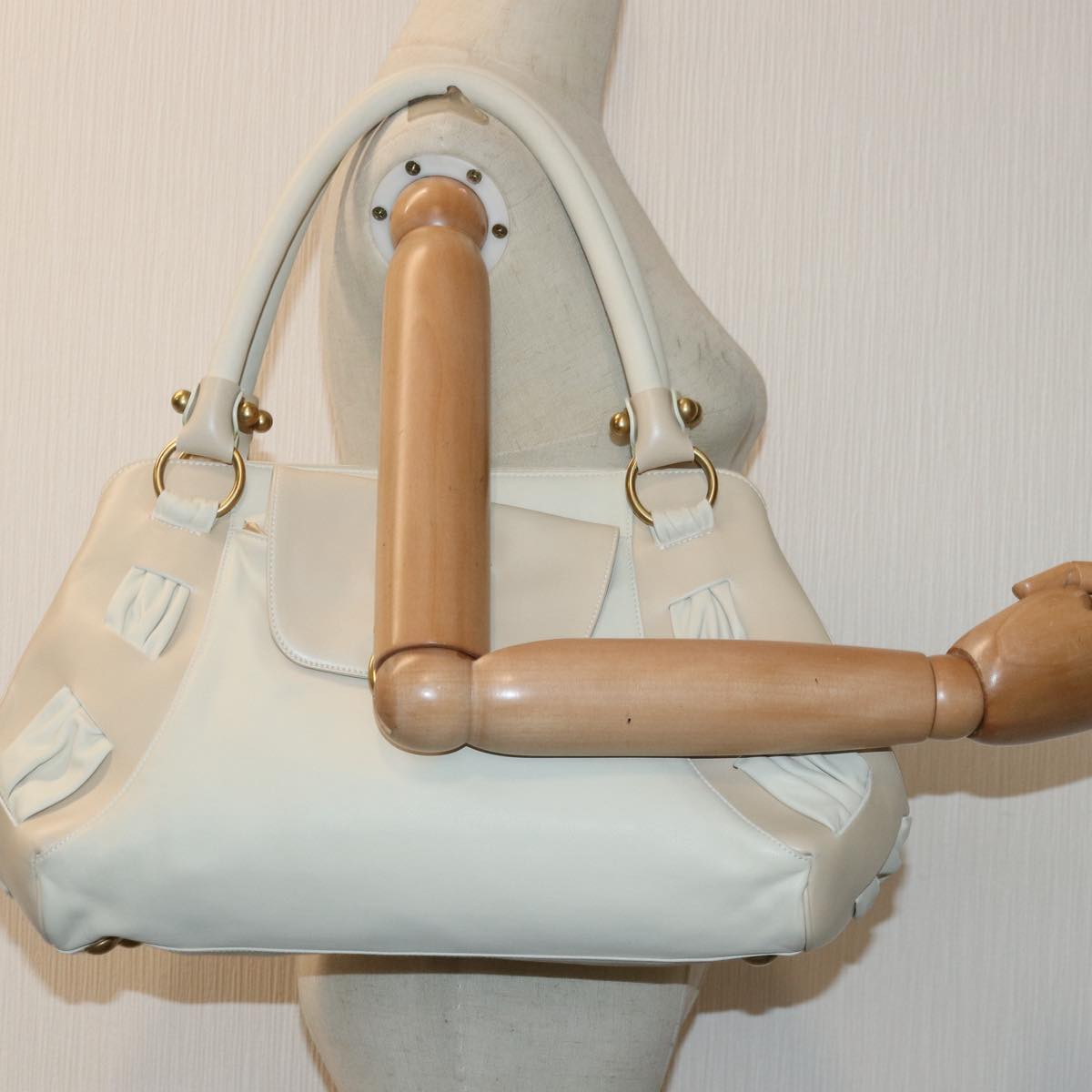 Salvatore Ferragamo Gancini Beige Leather Shoulder Bag (Pre-Owned)