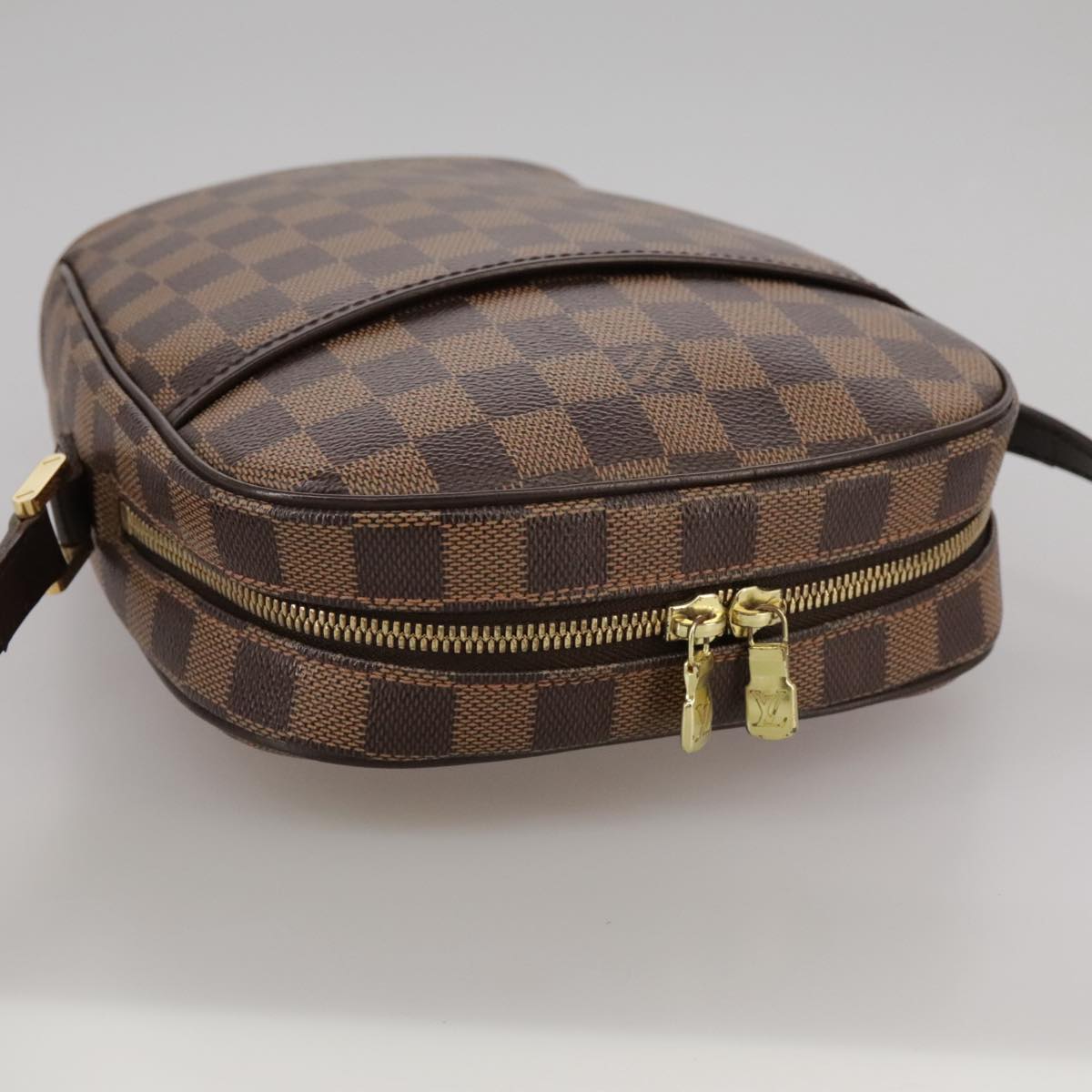 Louis Vuitton Ipanema Brown Canvas Shoulder Bag (Pre-Owned)