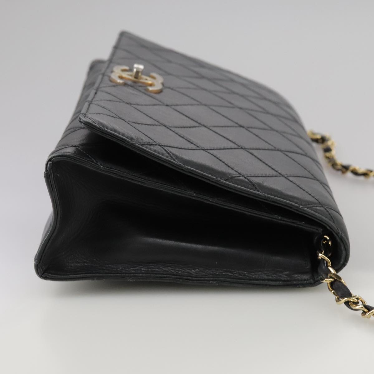 Chanel Single Flap Black Leather Shoulder Bag (Pre-Owned)