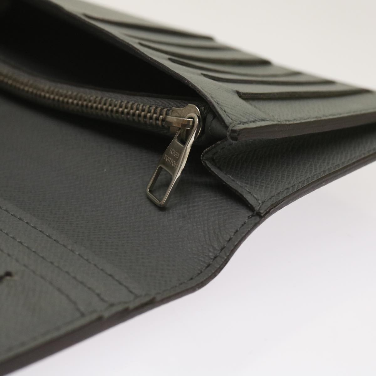 Louis Vuitton Portefeuille Brazza Grey Leather Wallet  (Pre-Owned)