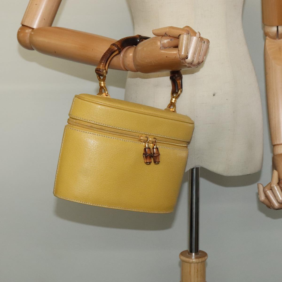 Gucci Bamboo Yellow Leather Clutch Bag (Pre-Owned)