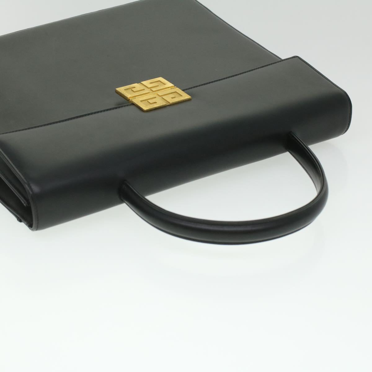 Givenchy Black Leather Shoulder Bag (Pre-Owned)
