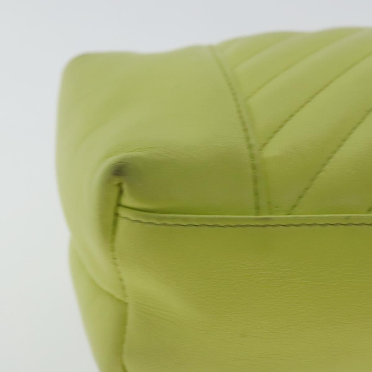 Chanel V-Stich Green Leather Shoulder Bag (Pre-Owned)