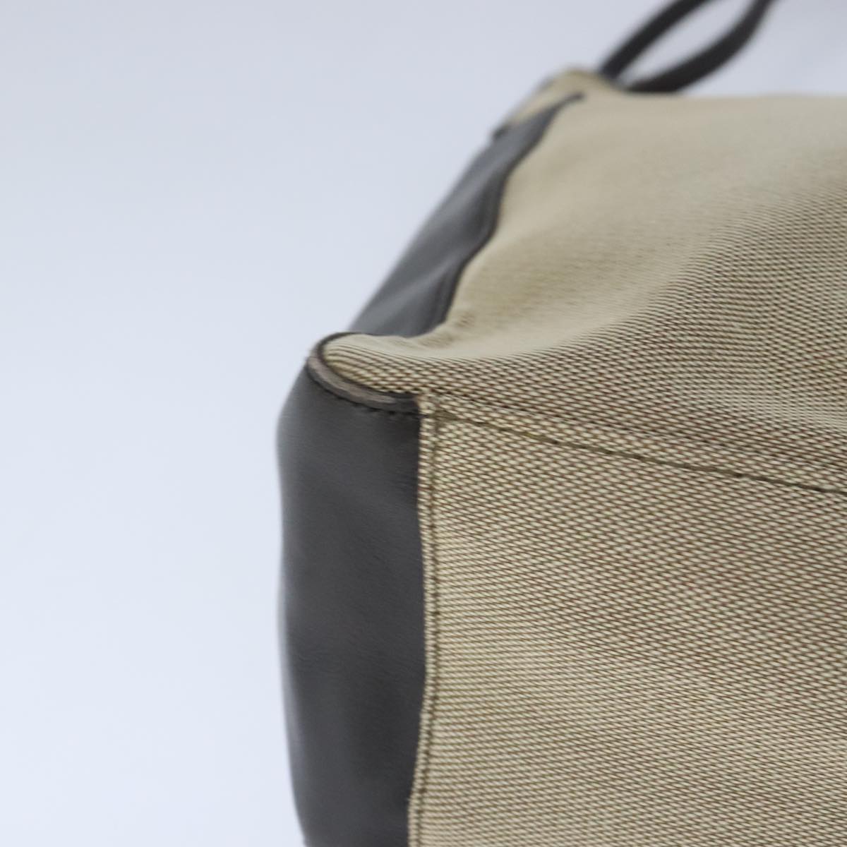 Gucci Beige Canvas Shoulder Bag (Pre-Owned)