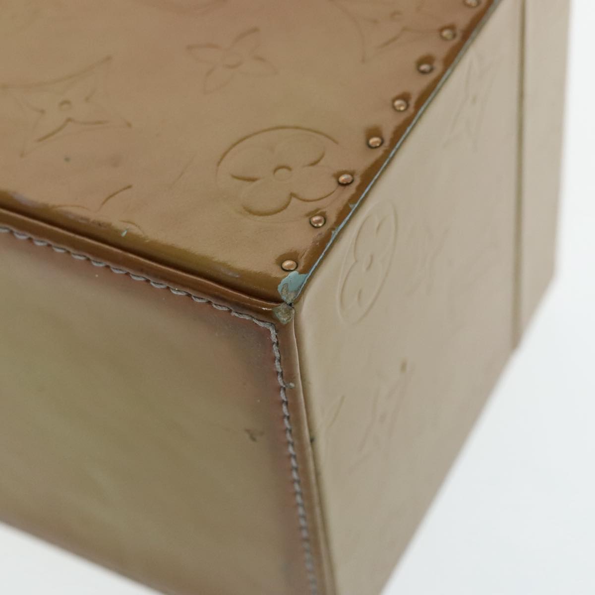 Louis Vuitton Bleecker Khaki Patent Leather Clutch Bag (Pre-Owned)