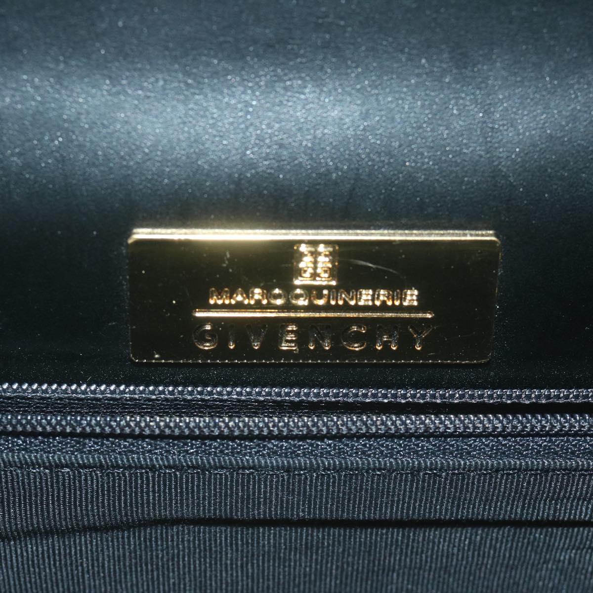 Givenchy Black Leather Handbag (Pre-Owned)