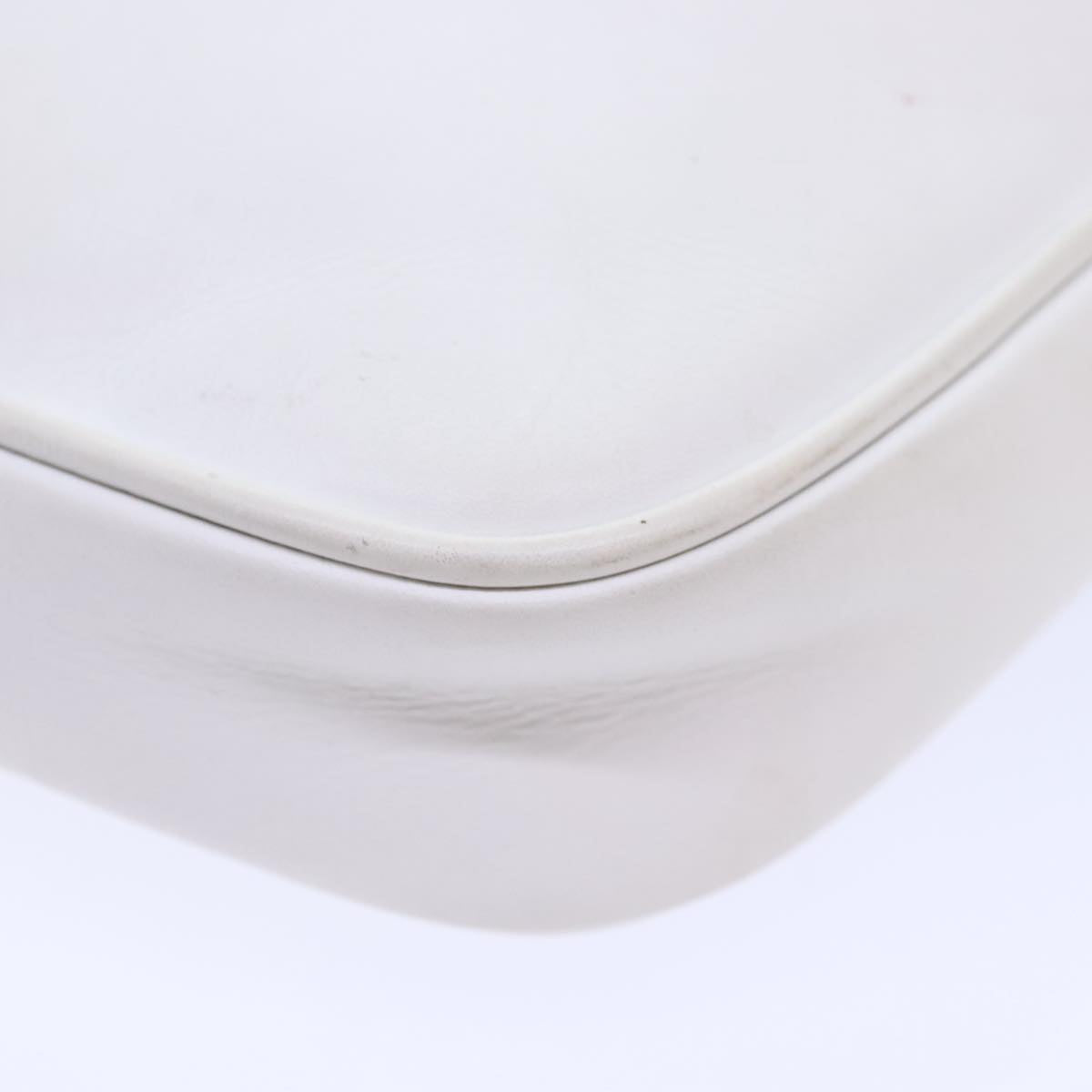 Salvatore Ferragamo White Leather Shoulder Bag (Pre-Owned)