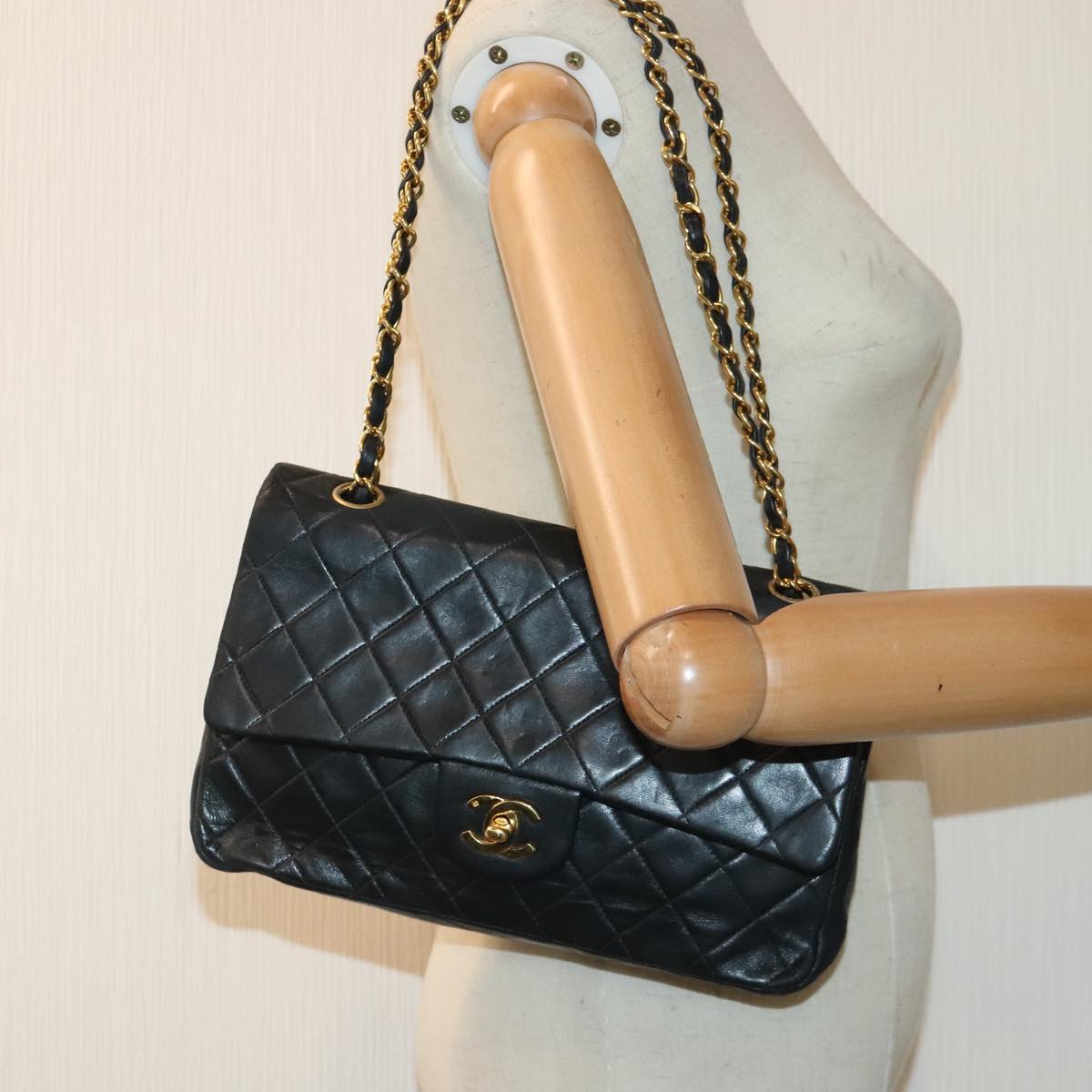 Chanel Timeless 26 Black Leather Shoulder Bag (Pre-Owned)