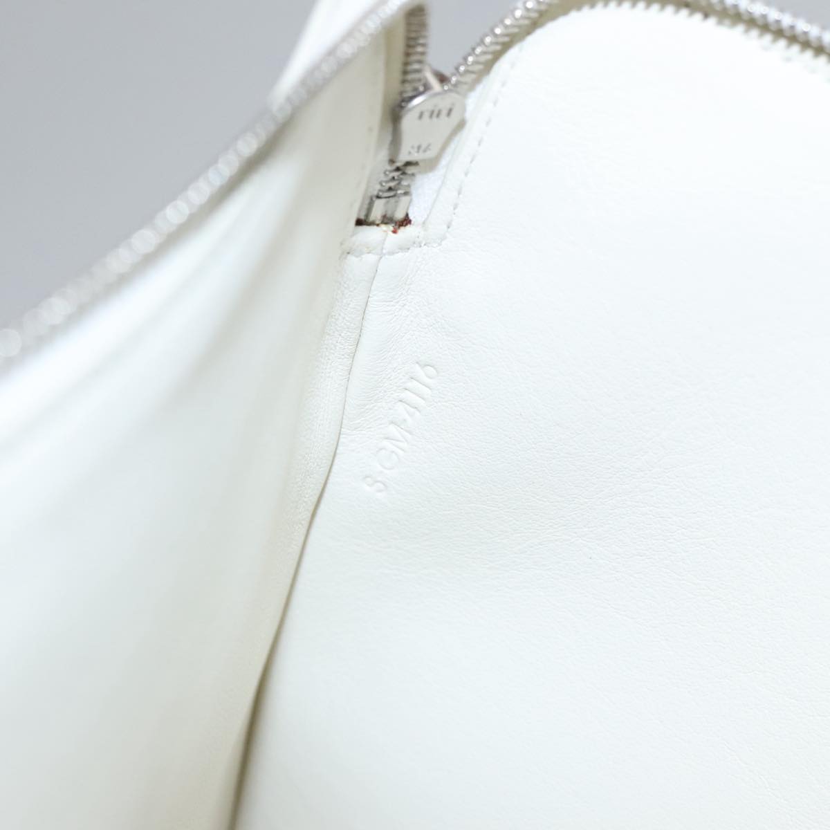 Céline White Leather Clutch Bag (Pre-Owned)