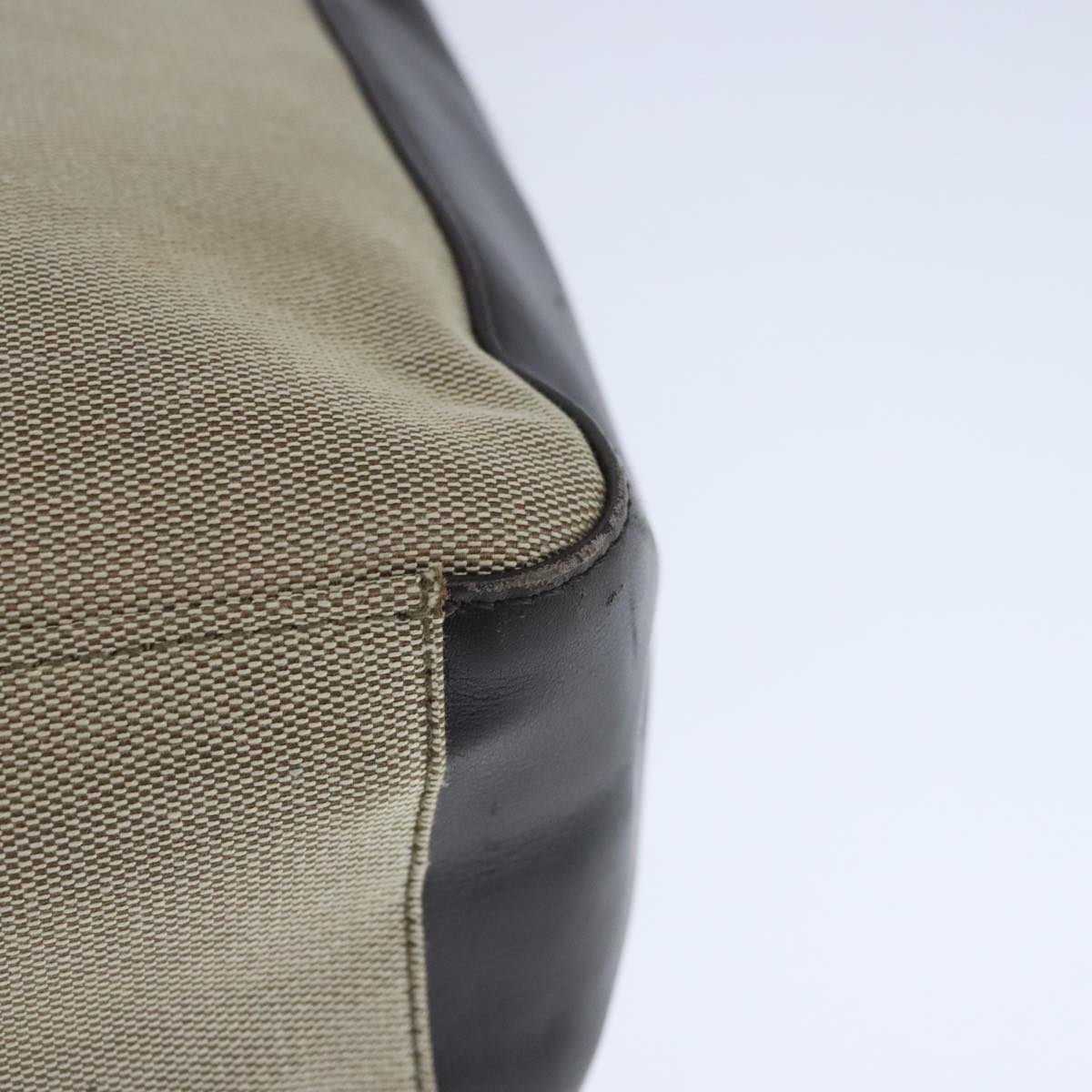 Gucci Beige Canvas Shoulder Bag (Pre-Owned)