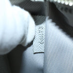 Louis Vuitton Pochette Zippée White Canvas Clutch Bag (Pre-Owned)