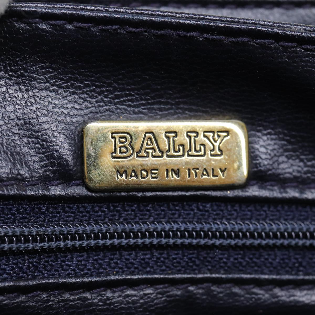 Bally Black Leather Shoulder Bag (Pre-Owned)