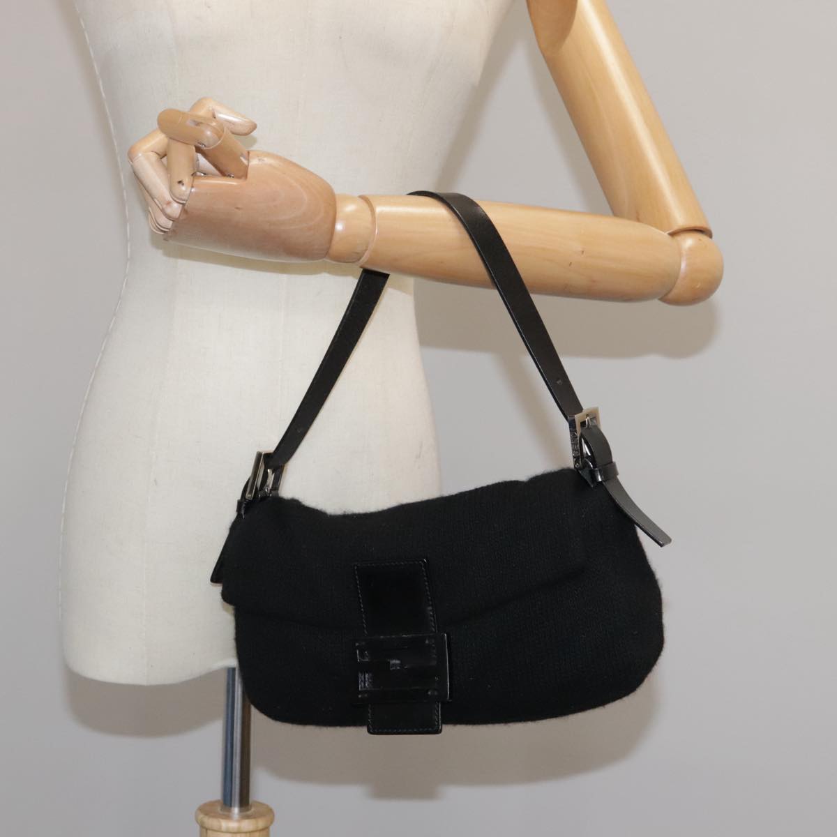 Fendi Mamma Baguette Black Wool Shoulder Bag (Pre-Owned)