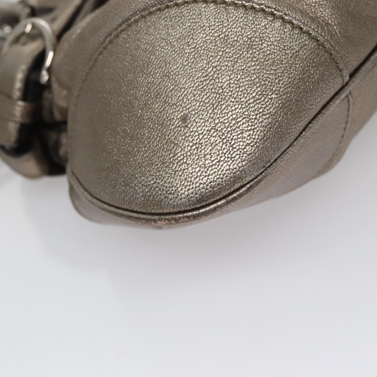 Salvatore Ferragamo Gancini Silver Leather Shoulder Bag (Pre-Owned)