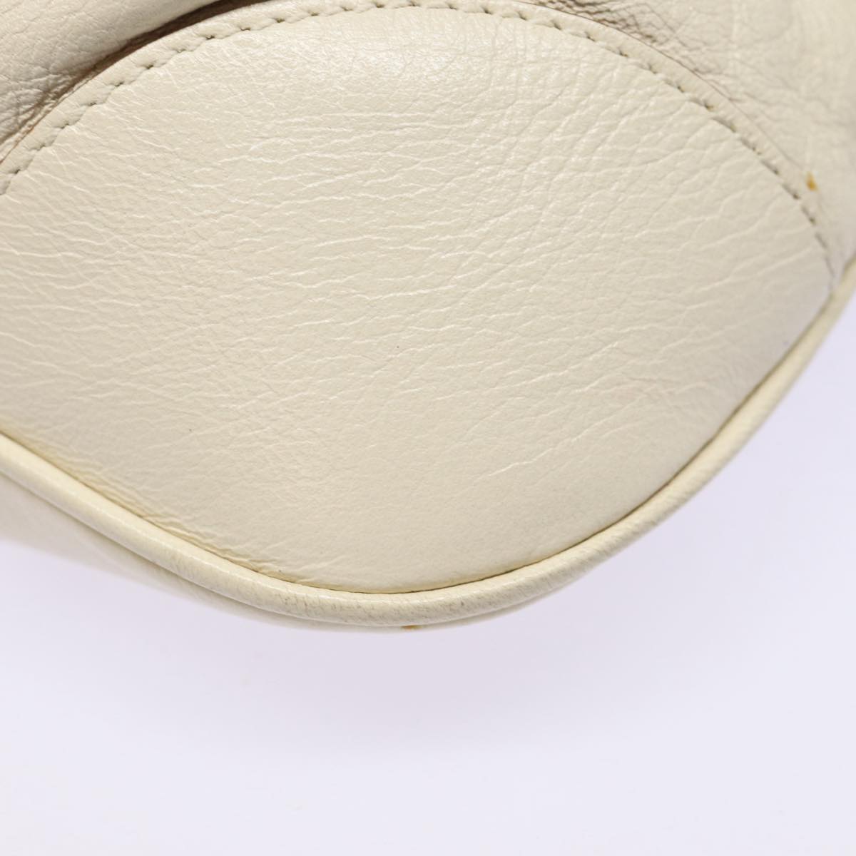 Salvatore Ferragamo Marisa White Leather Handbag (Pre-Owned)