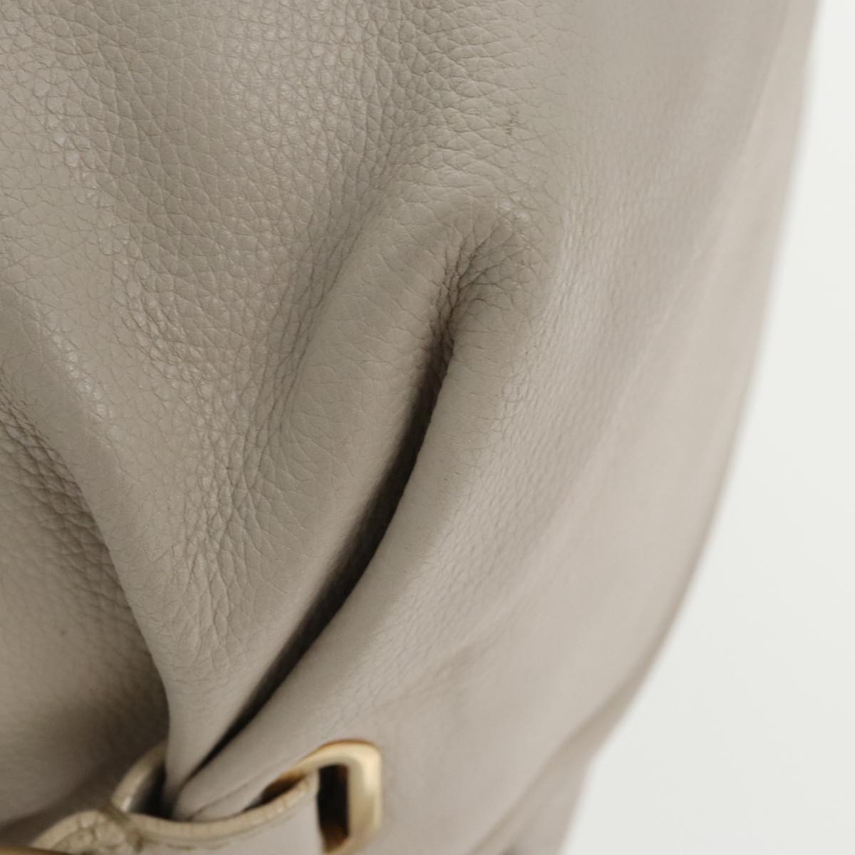 Bally White Leather Handbag (Pre-Owned)
