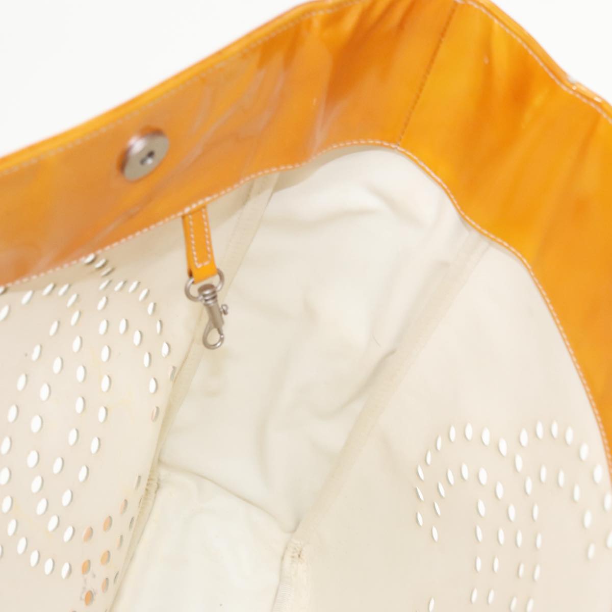 Chanel Yellow Patent Leather Handbag (Pre-Owned)