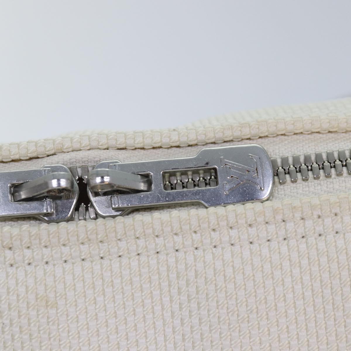 Louis Vuitton Weathery White Canvas Shoulder Bag (Pre-Owned)