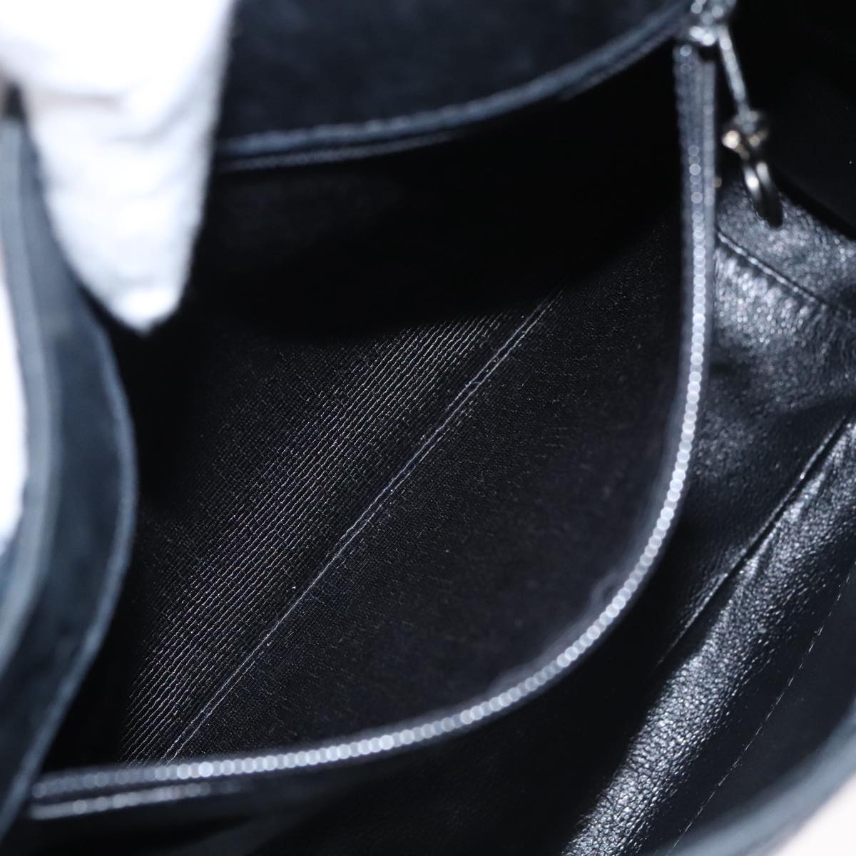 Chanel Black Leather Handbag (Pre-Owned)