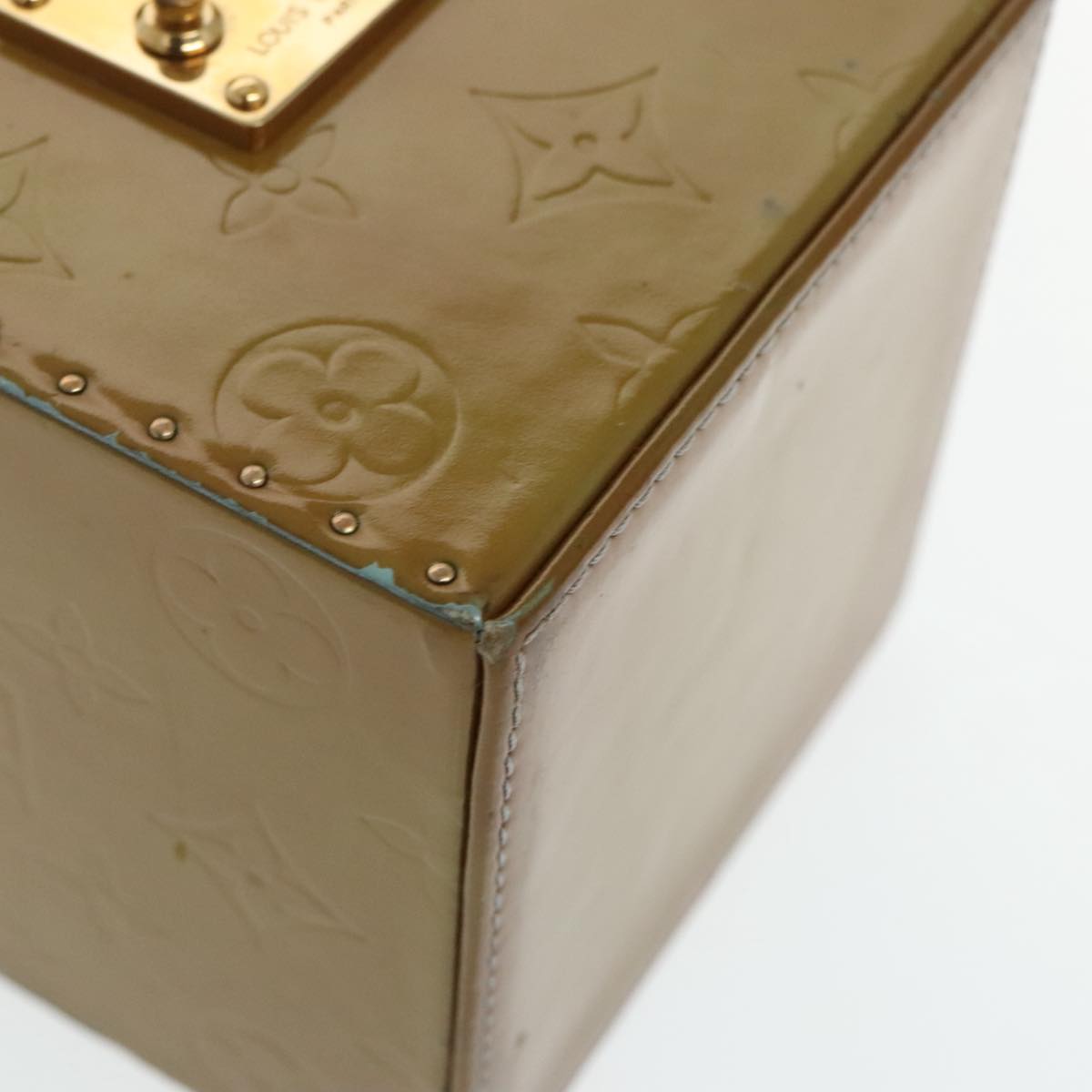 Louis Vuitton Bleecker Khaki Patent Leather Clutch Bag (Pre-Owned)