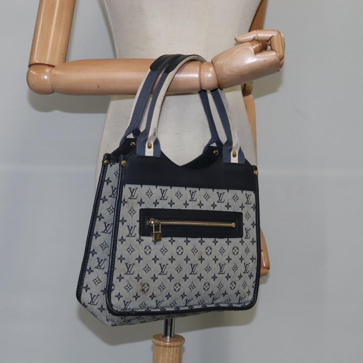 Louis Vuitton Catherine Navy Canvas Handbag (Pre-Owned)