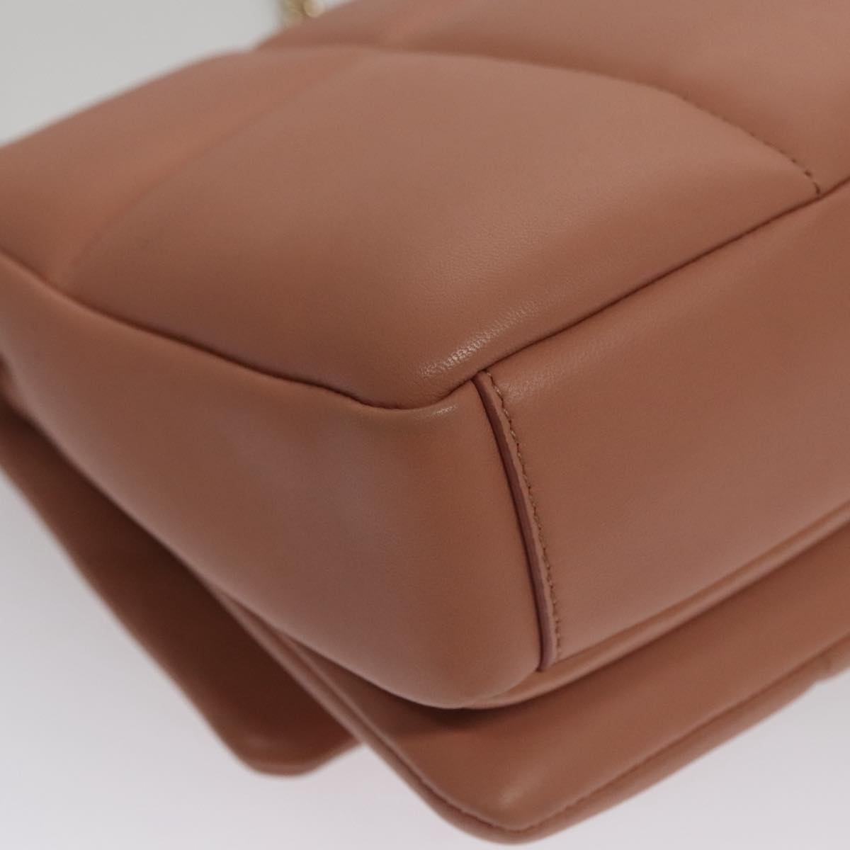Salvatore Ferragamo Vara Brown Leather Shoulder Bag (Pre-Owned)