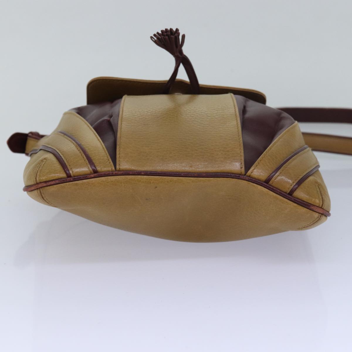 Cartier Must De Cartier Beige Leather Shoulder Bag (Pre-Owned)