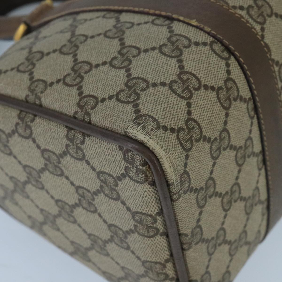 Gucci Gg Supreme Beige Canvas Travel Bag (Pre-Owned)