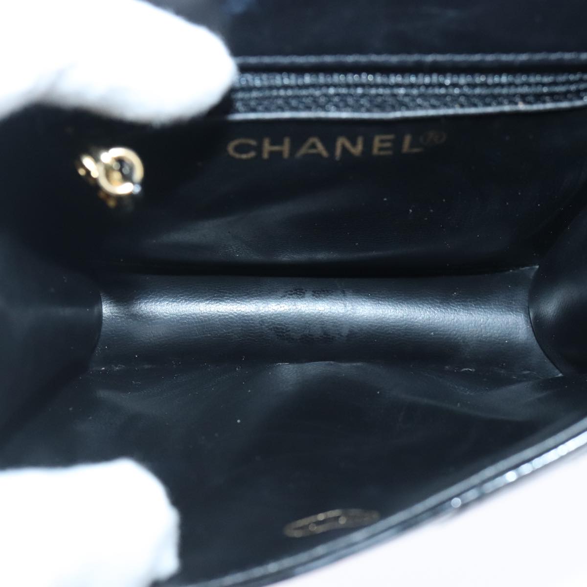 Chanel Cc Black Patent Leather Shoulder Bag (Pre-Owned)