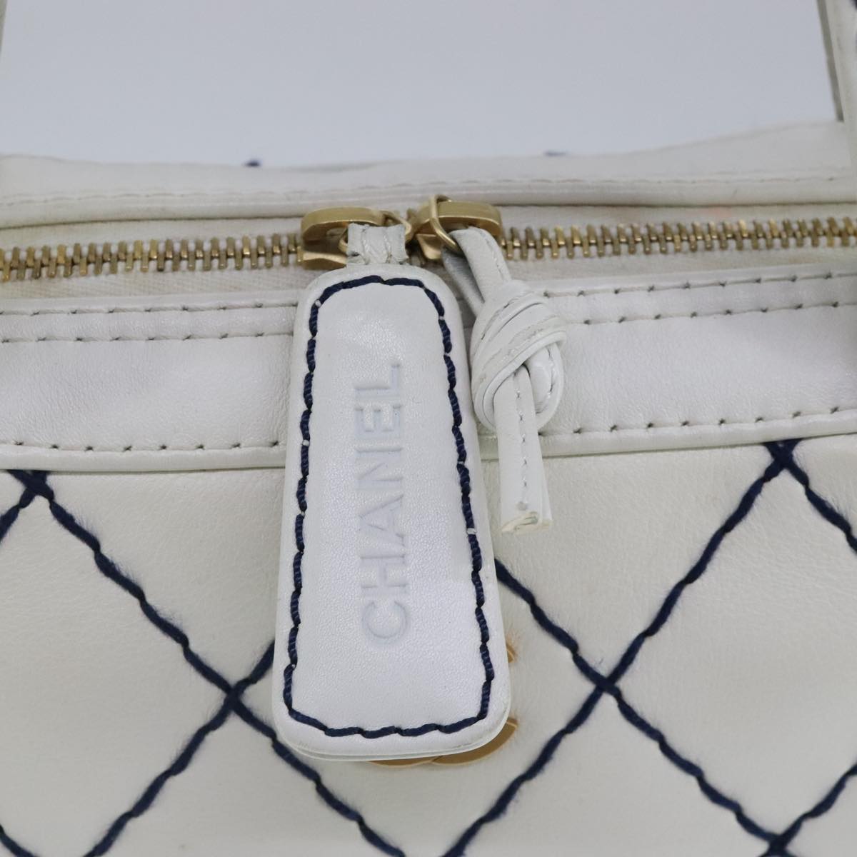 Chanel Wild Stitch White Leather Tote Bag (Pre-Owned)