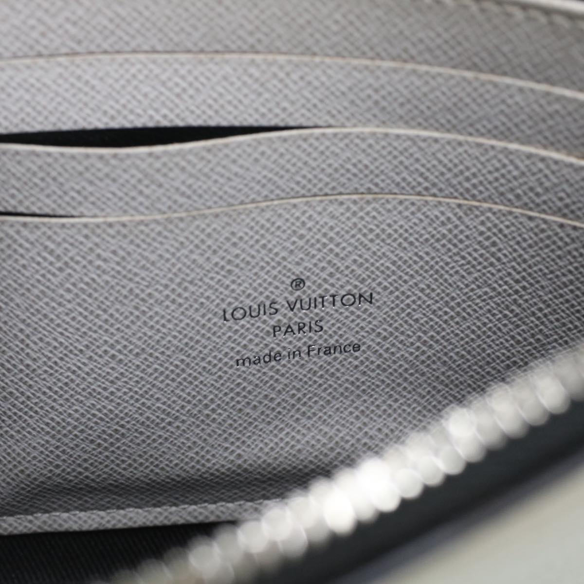 Louis Vuitton Discovery Pochette Monogram Taigarama Gray Leather Clutche & Pouche Bag (Pre-Owned)