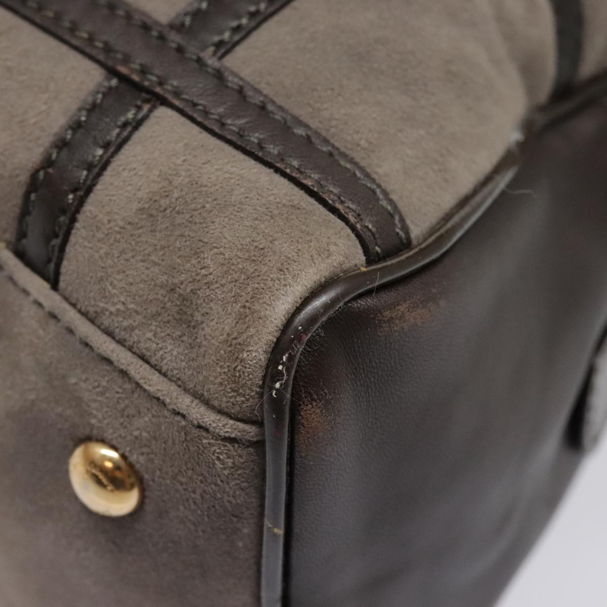 Salvatore Ferragamo Grey Suede Shoulder Bag (Pre-Owned)