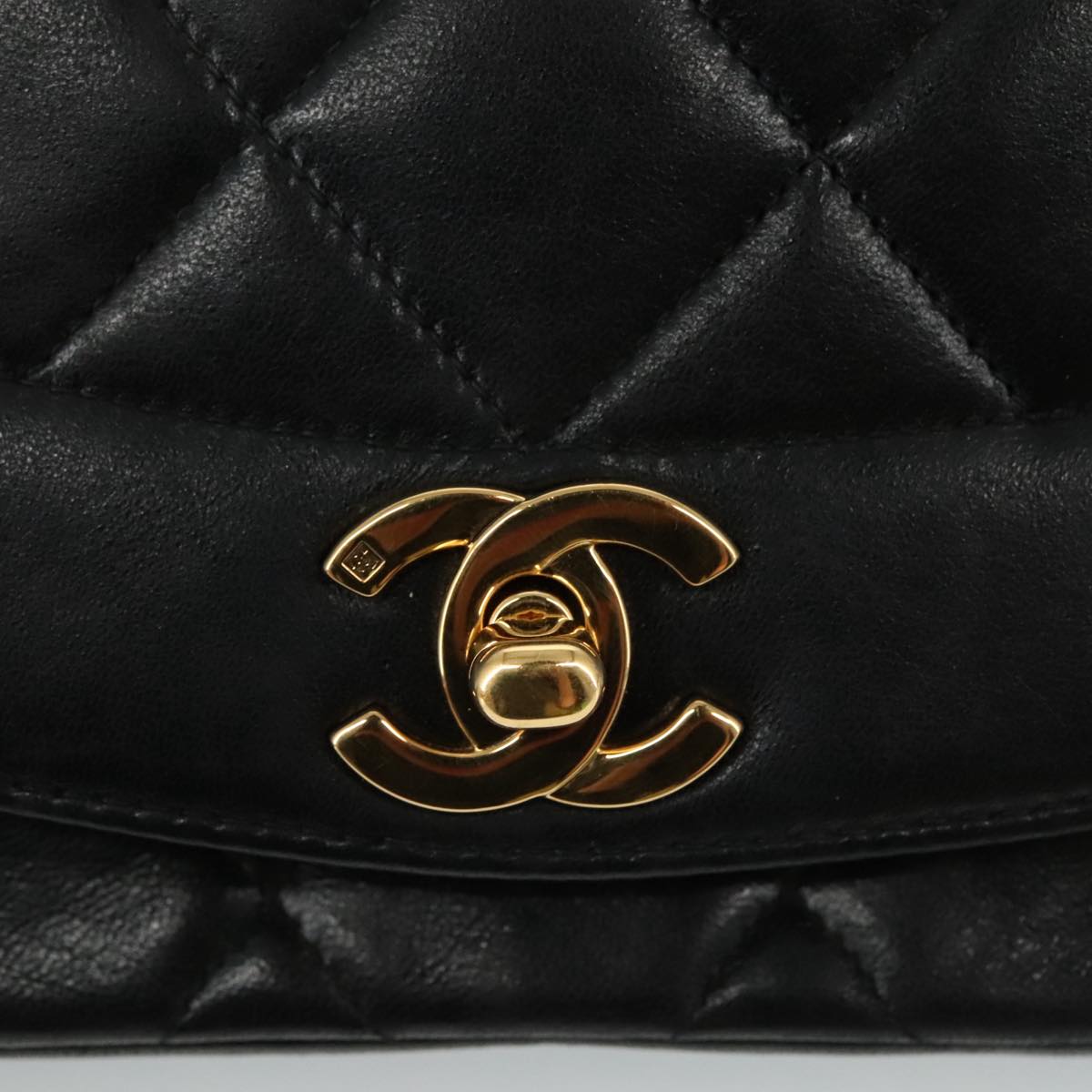 Chanel Diana Black Leather Shoulder Bag (Pre-Owned)