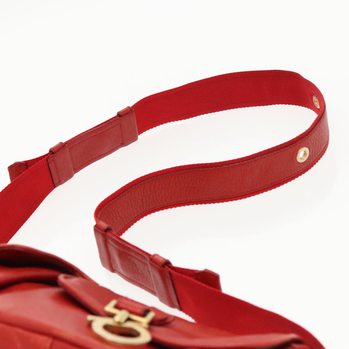 Salvatore Ferragamo Red Leather Shoulder Bag (Pre-Owned)