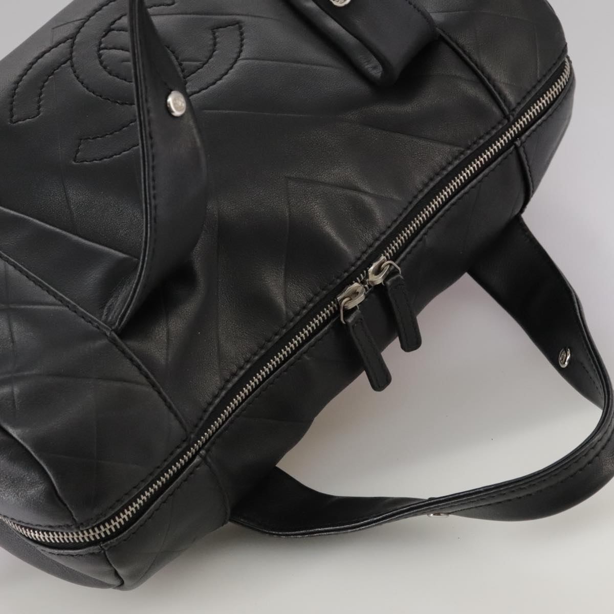 Chanel Logo Cc Black Leather Handbag (Pre-Owned)
