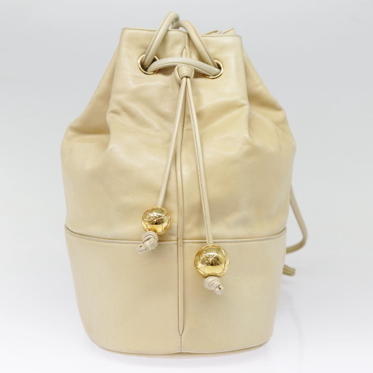 Chanel Logo Cc Beige Leather Shoulder Bag (Pre-Owned)