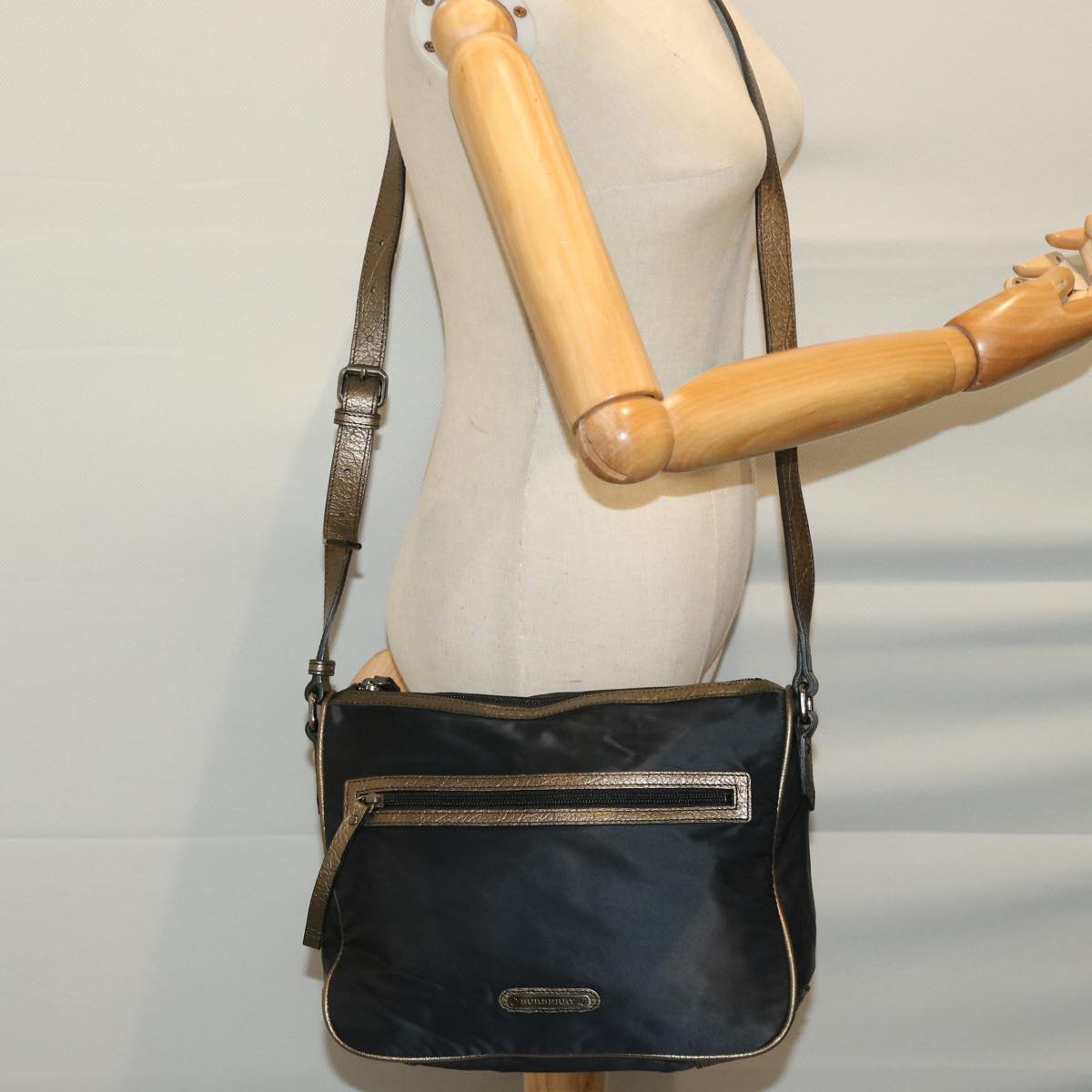 Burberry Black Synthetic Shoulder Bag (Pre-Owned)