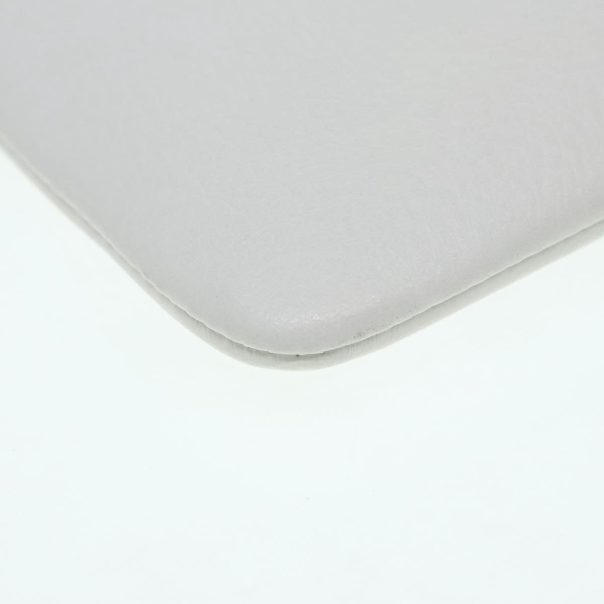 Balenciaga White Leather Clutch Bag (Pre-Owned)