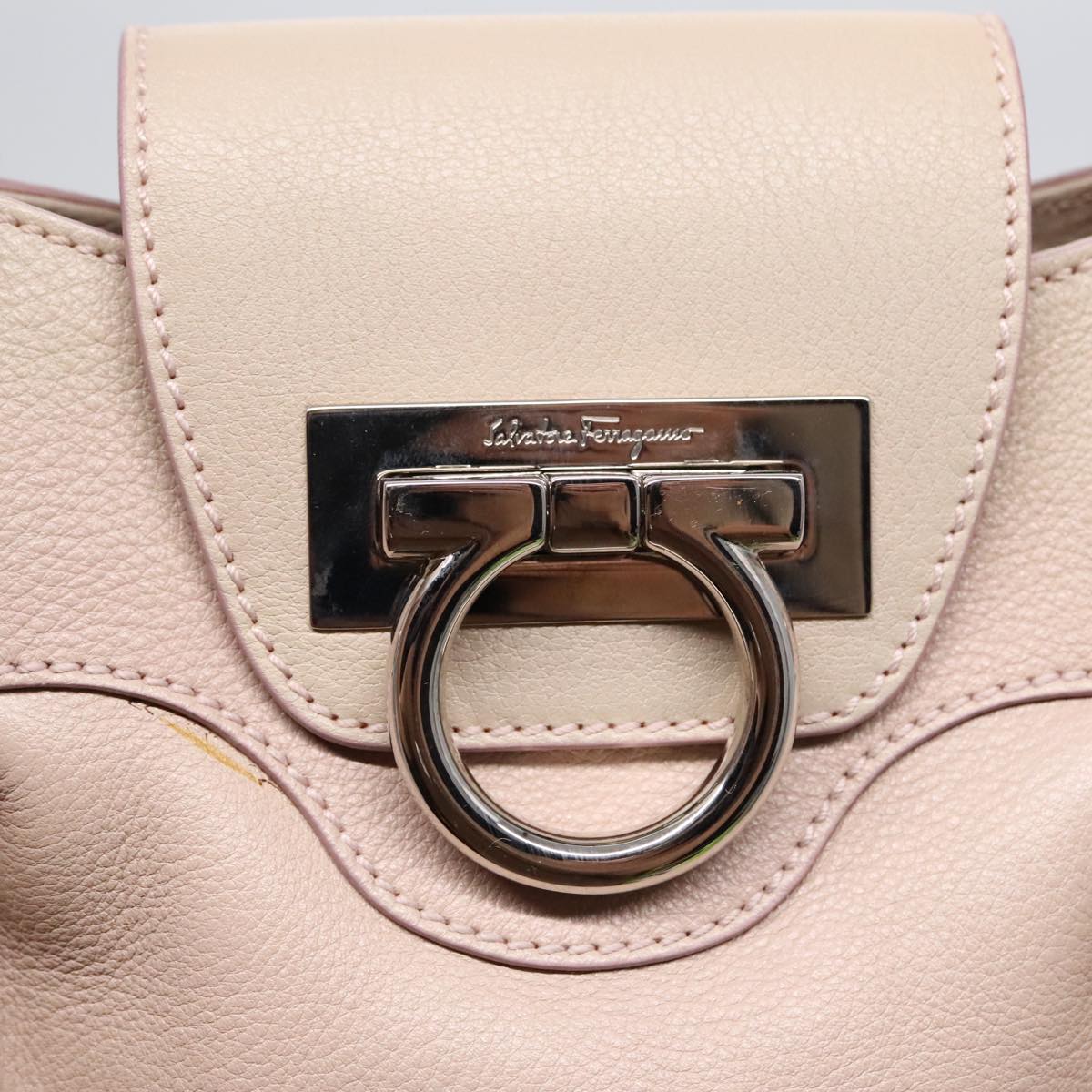 Salvatore Ferragamo Gancini Beige Leather Handbag (Pre-Owned)