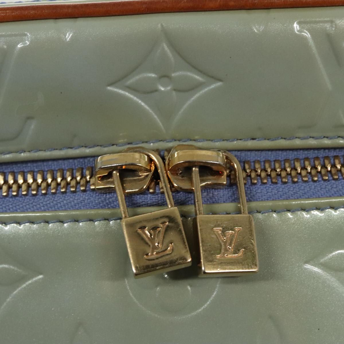Louis Vuitton Sullivan Blue Patent Leather Shoulder Bag (Pre-Owned)
