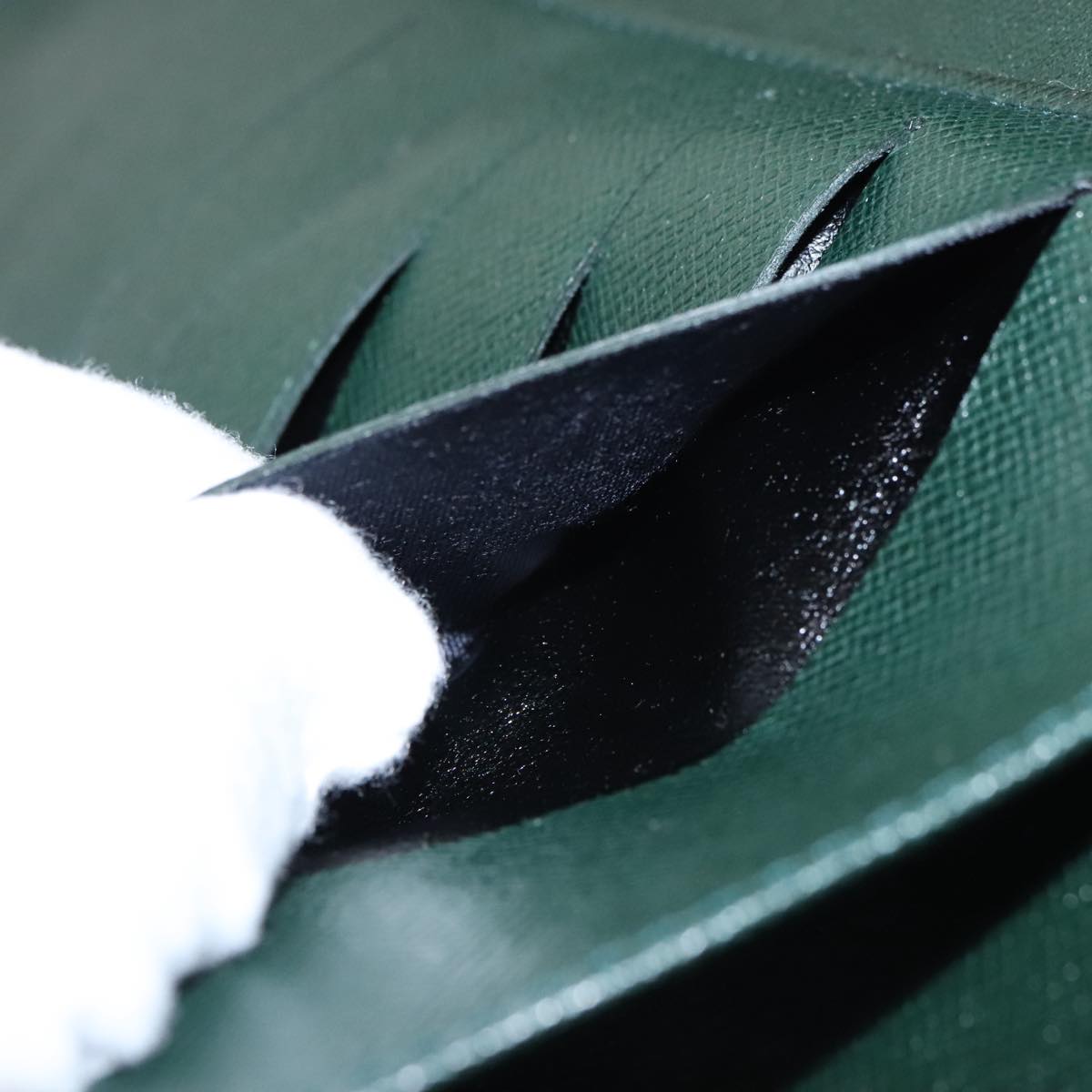 Louis Vuitton Atholl Green Leather Wallet  (Pre-Owned)