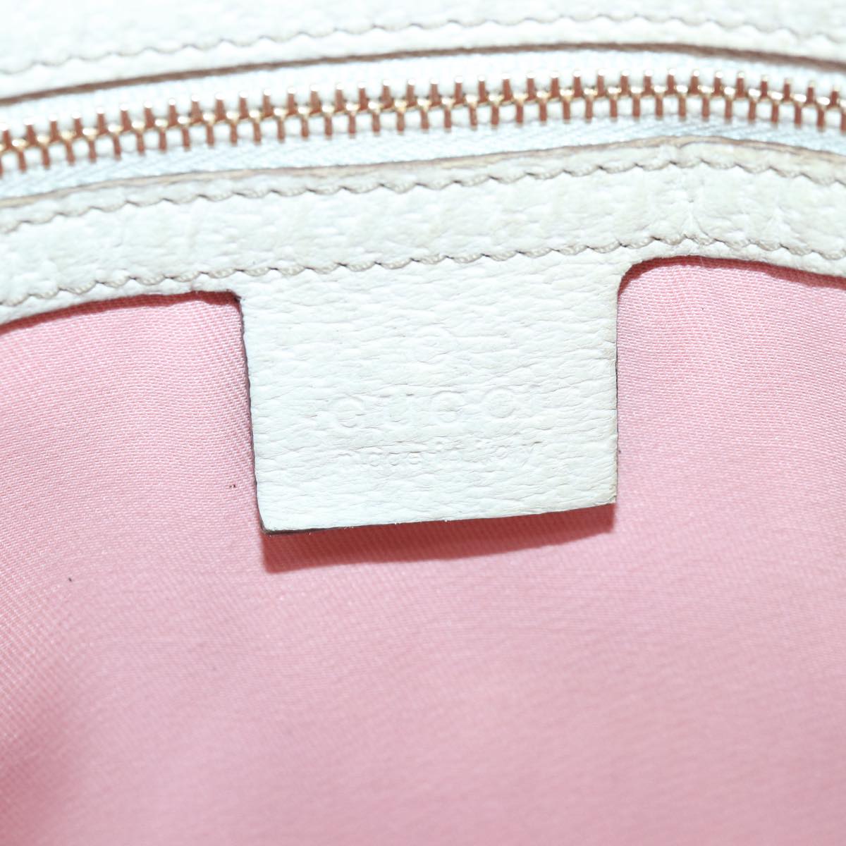 Gucci Gg Canvas Pink Canvas Shoulder Bag (Pre-Owned)