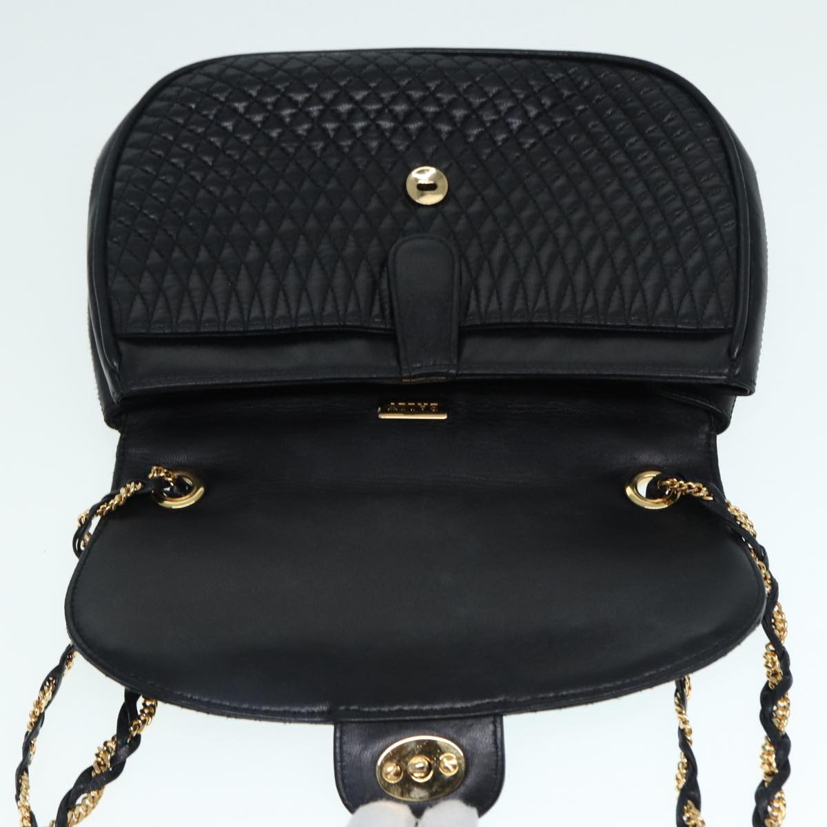 Bally Black Leather Shoulder Bag (Pre-Owned)