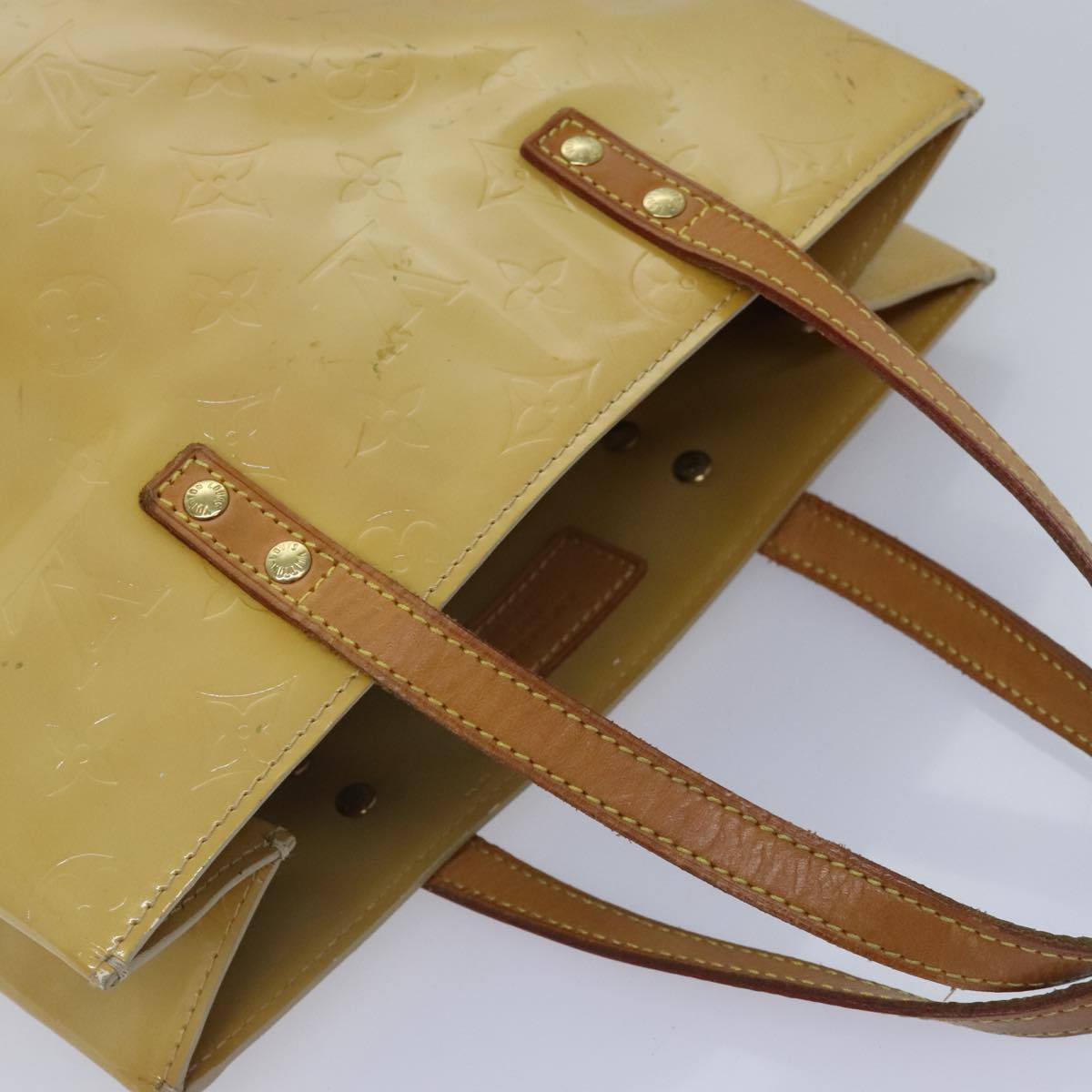 Louis Vuitton Reade Beige Patent Leather Tote Bag (Pre-Owned)