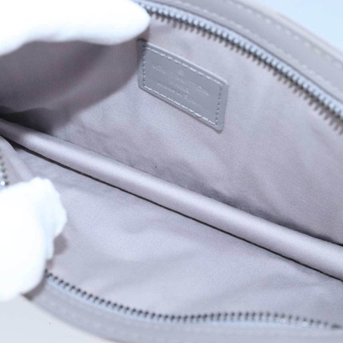 Louis Vuitton Grey Leather Clutch Bag (Pre-Owned)