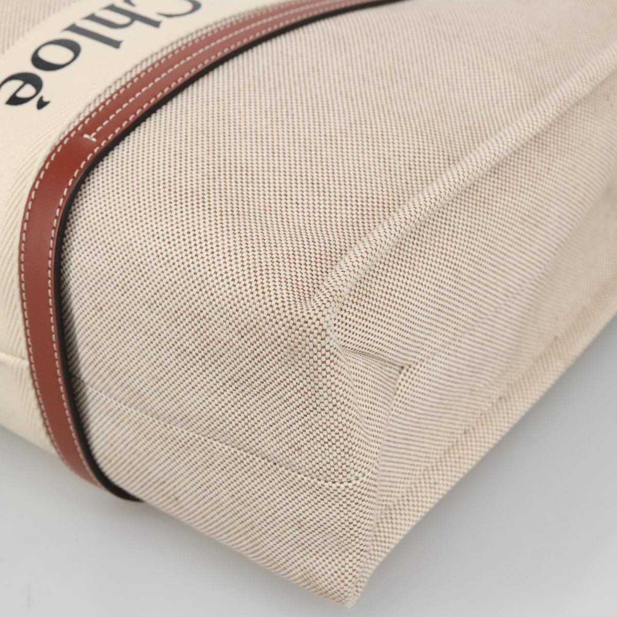 Chloé Woody Beige Canvas Tote Bag (Pre-Owned)