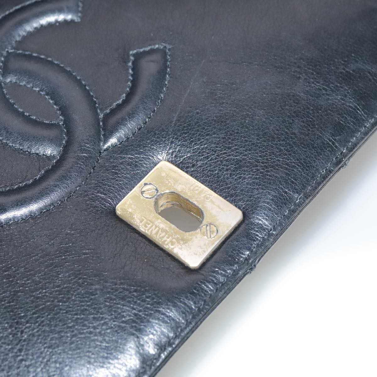 Chanel Single Flap Black Leather Shoulder Bag (Pre-Owned)