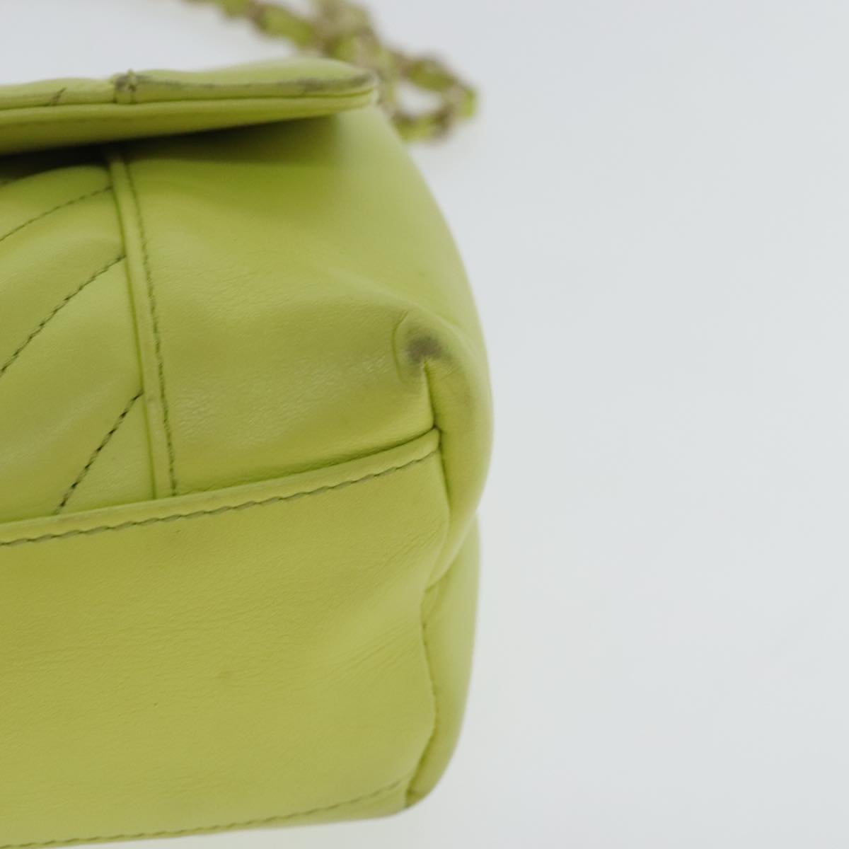 Chanel V-Stich Green Leather Shoulder Bag (Pre-Owned)