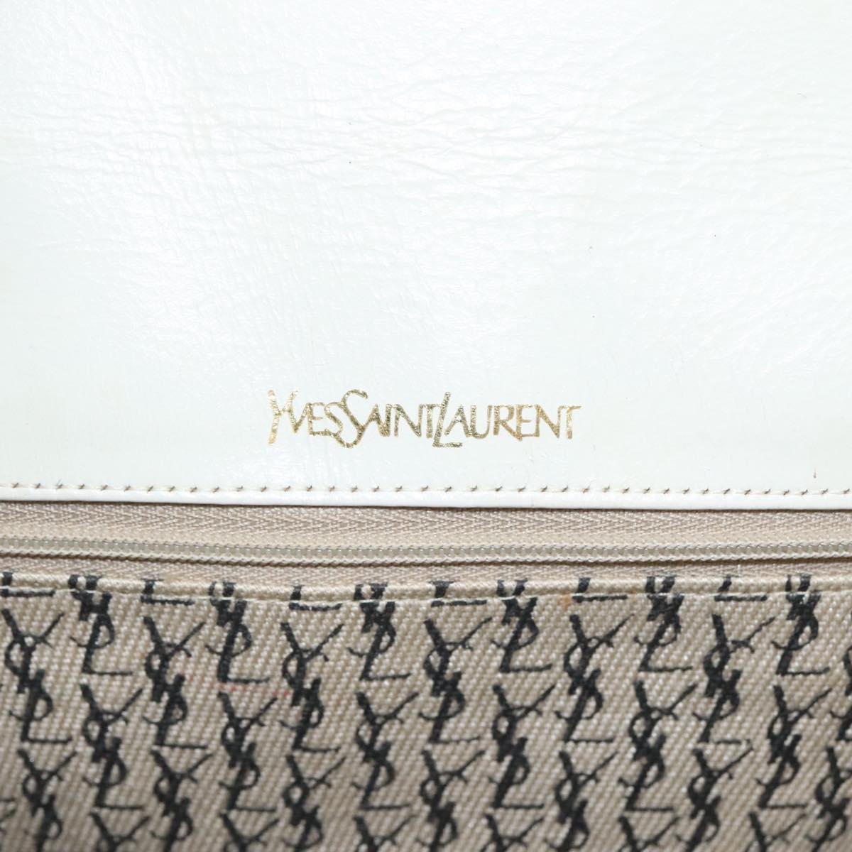 Yves Saint Laurent White Leather Clutch Bag (Pre-Owned)