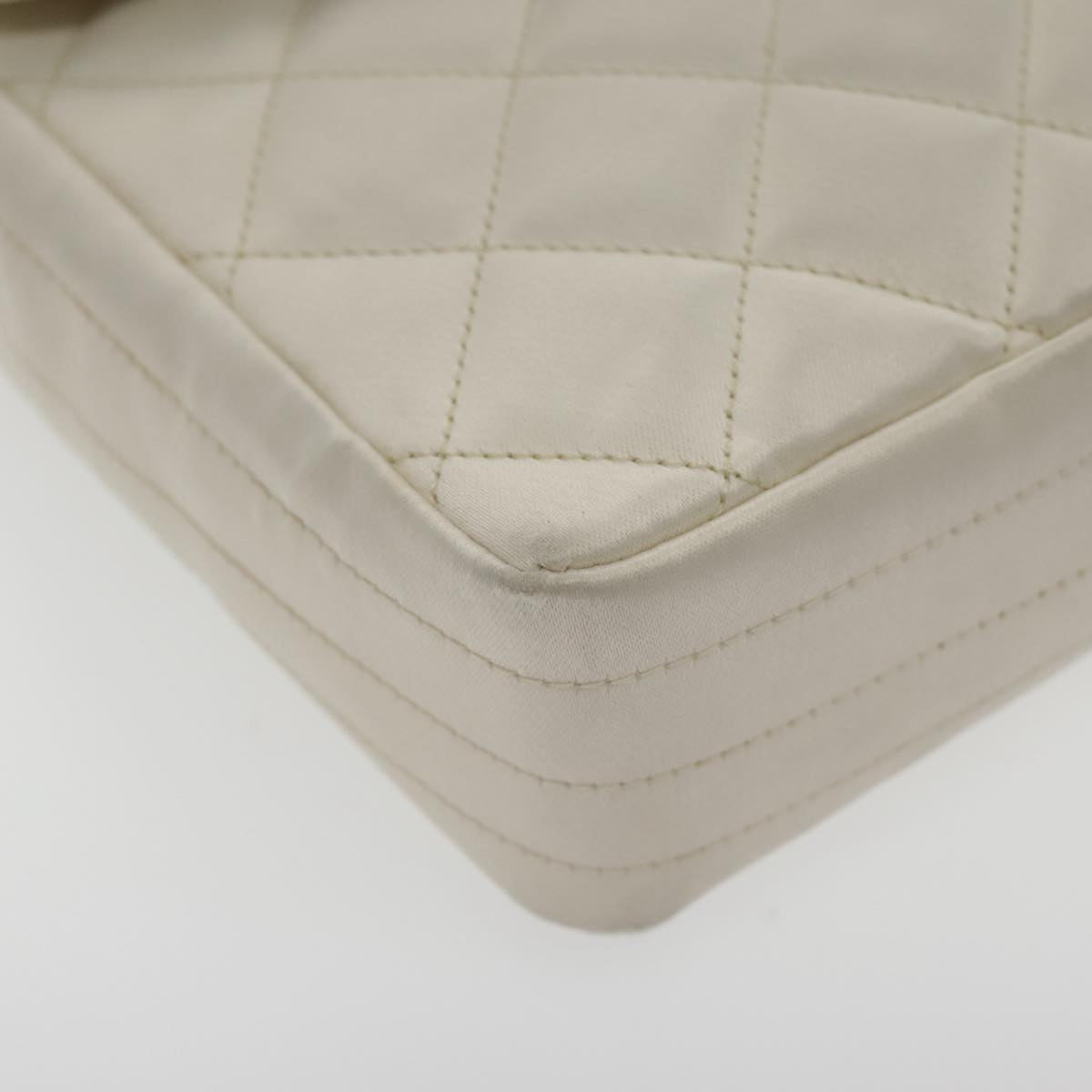 Chanel Single Flap Beige Leather Shoulder Bag (Pre-Owned)